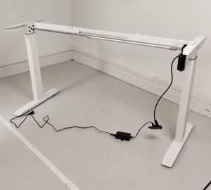 Khung bàn làm việc chân sắt tự nâng hạ Smart KBTN01